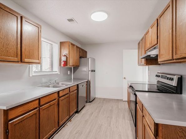 907 True St