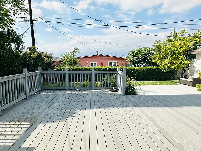 24458 University Ave — Photo 22