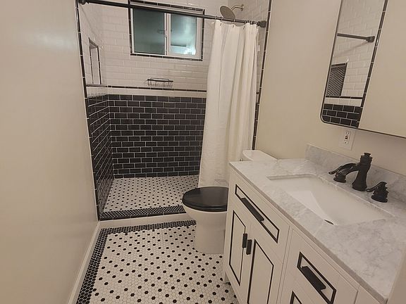 3rd image of 1324 Carroll Ave #1