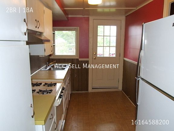 2nd image of 437 Barnett St NE #2