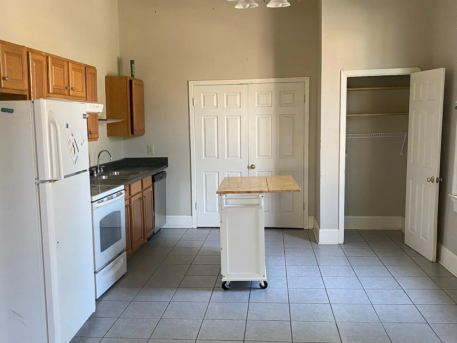 139 N Solomon St — Photo 4