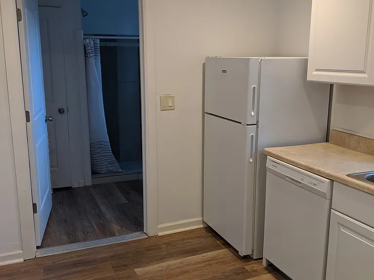 331 W Whitehall Rd — Photo 5