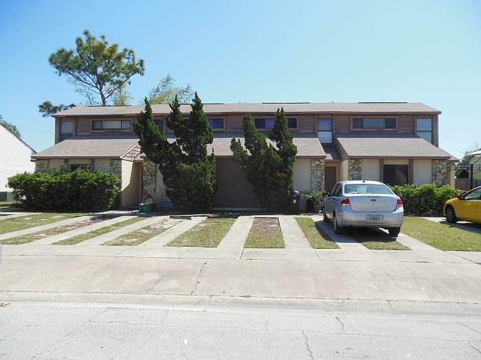 1st image of 2747 Hunt Club Ln