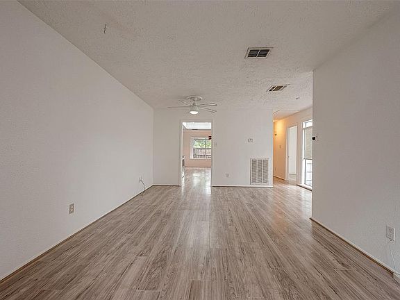 3rd image of 6533 S Briar Bayou Drive