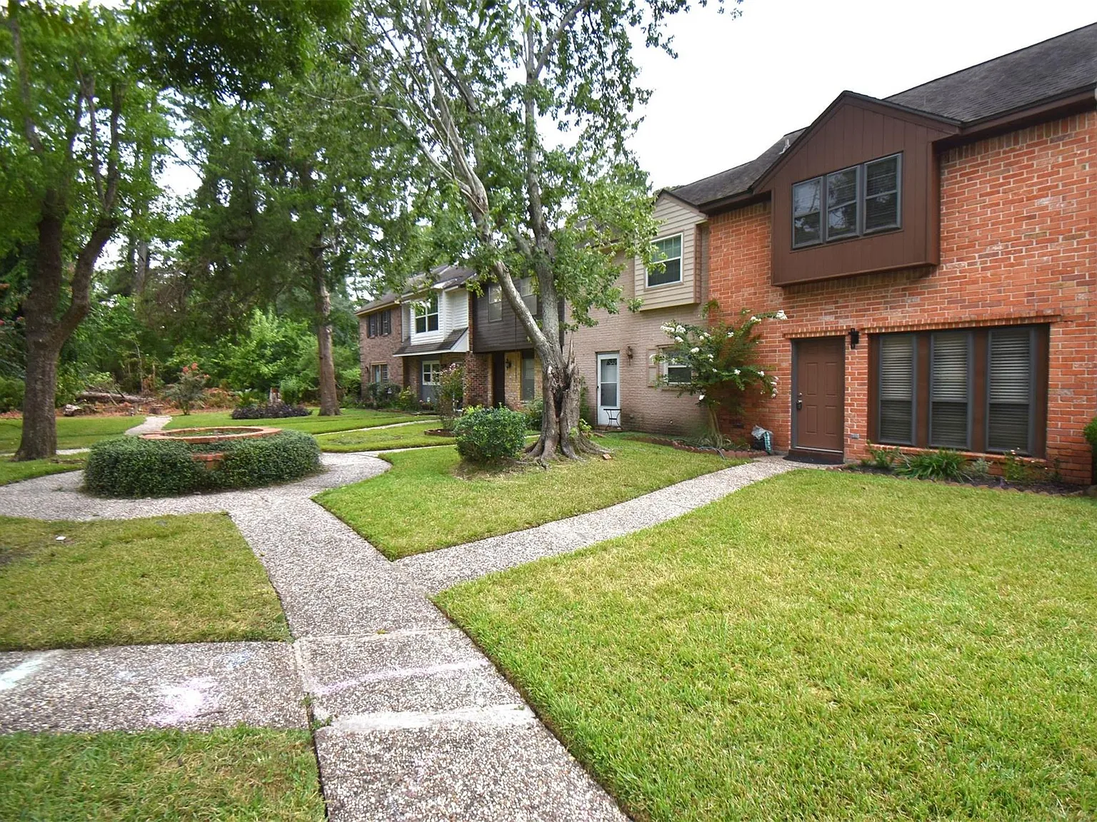 2 bed, 1.5 bath, 1140 sqft, $1,500 — Photo 1
