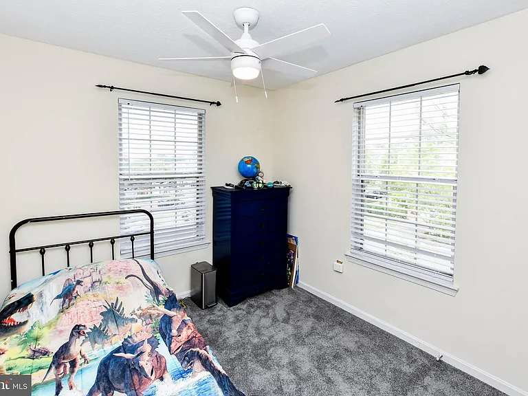 1401 Deep Gorge Ct — Photo 24