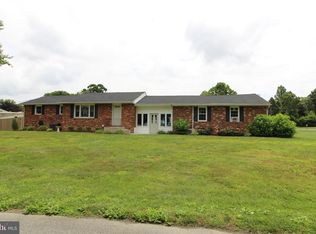 840 Sparrow Ln, Bear, DE 19701