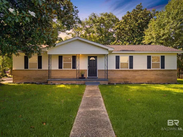 901 W 7th St, Bay Minette, AL 36507