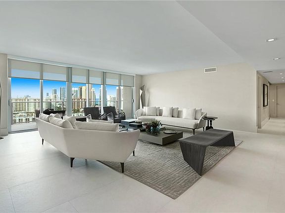4th image of 330 Sunny Isles Boulevard #2303