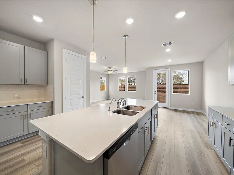9912 Storehouse Dr — Photo 10