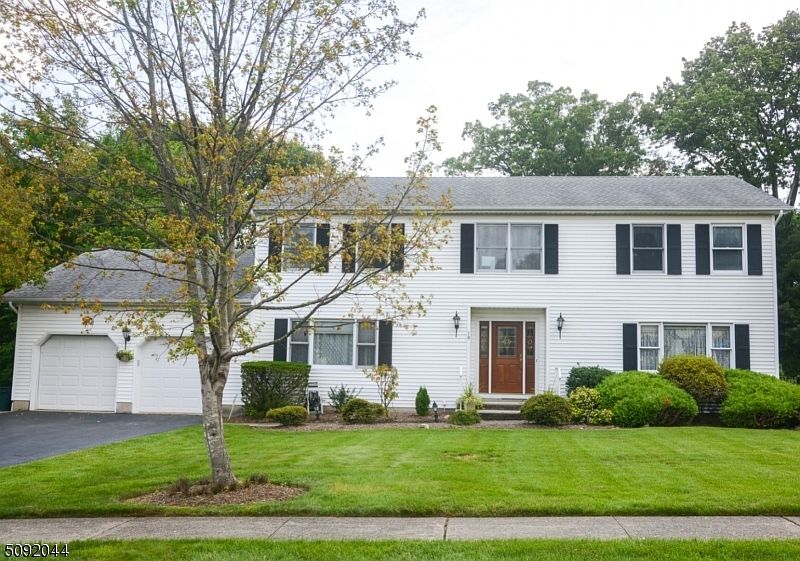 18 Wittig Ter Wayne Nj 07470 Mls 3730677 Zillow [ 561 x 800 Pixel ]