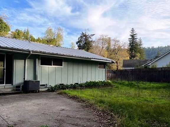 2nd image of 974 Briceland Thorn Rd