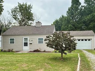 330 N 40th St, Belleville, IL 62226