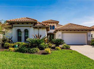 12404 Wisteria Dr, Naples, FL 34120