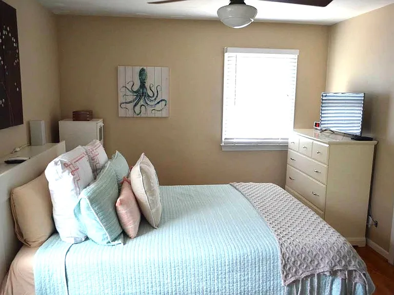 1032 Patrick Henry Way — Photo 28