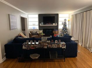 822 Kenton Rd, Deerfield, IL 60015