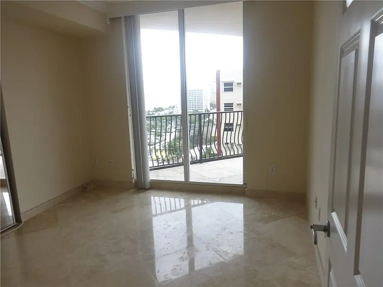 100 Birch Rd #1106B — Photo 23