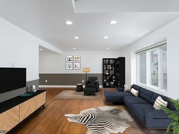 5th image of 100 Clarken Dr