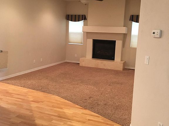 Living area w/gas fireplace