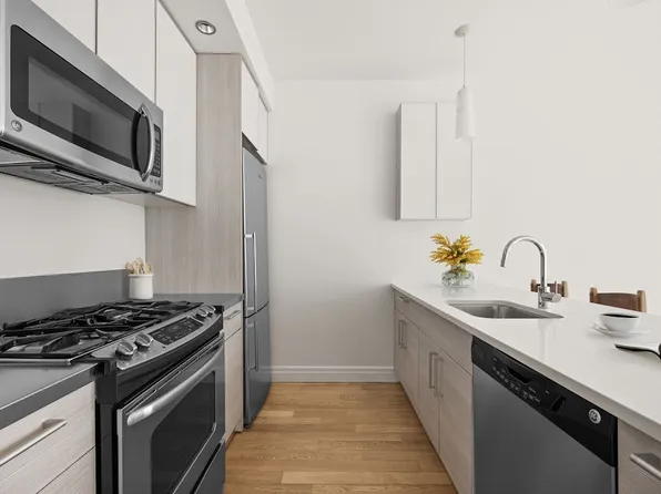 550 W 54th St, New York, NY