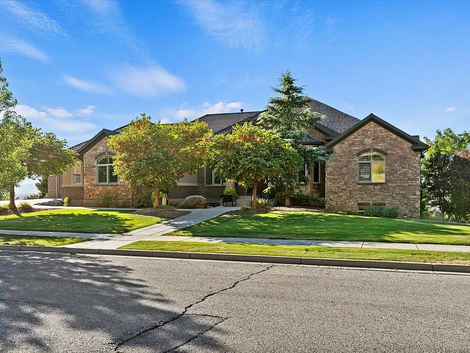 1st image of 1542 S Valley View Dr E