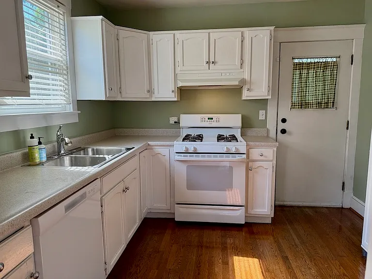 2837 Rosella Ave — Photo 10