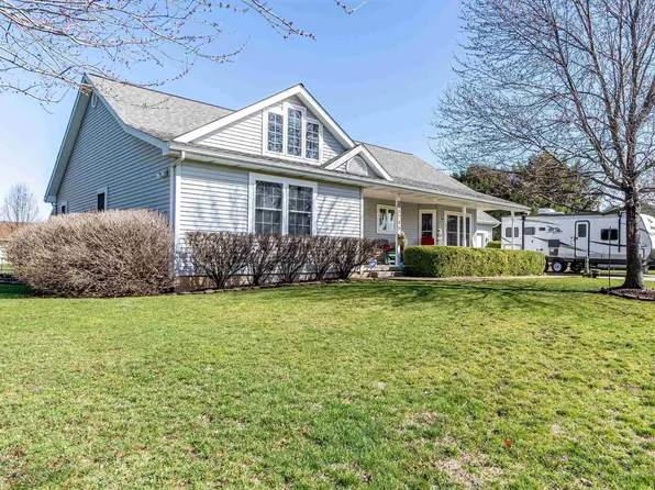 13715 N Wild Spruce Ln, Chillicothe, IL 61523