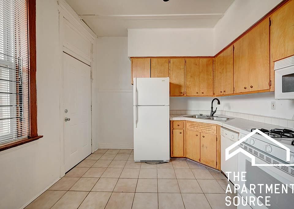 1st image of 3422 N Sheffield Ave
