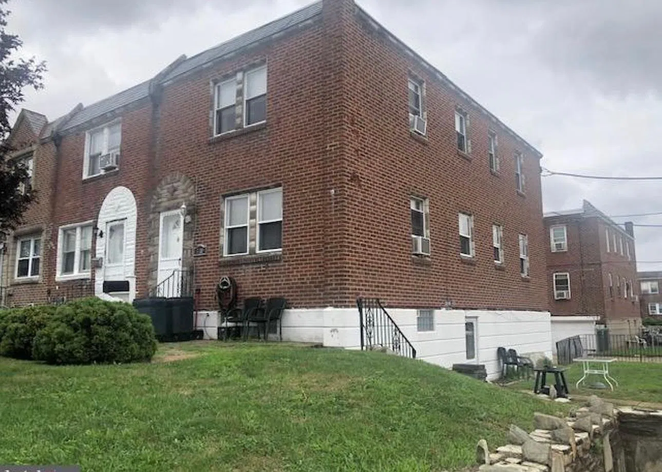 2 bed, 900 sqft, $1,250 — Photo 1