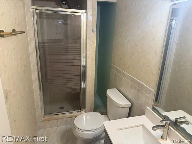 15012 Congress Dr — Photo 34