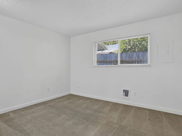 2527 NW Savier St — Photo 15
