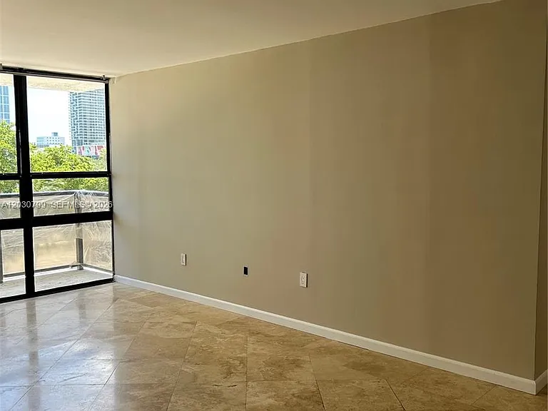 600 NE 36th St #417 — Photo 12