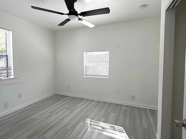 3561 Atlantic St #1/2 — Photo 6