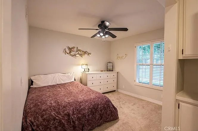 160 Oxford Ln — Photo 11