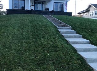 303 W 14th St, Ellis, KS 67637