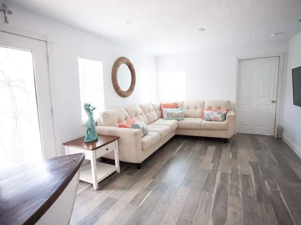 240 Boca Ciega Dr, Saint Petersburg, FL