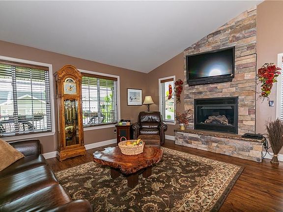 5th image of 3015 Western Bluffs Blvd