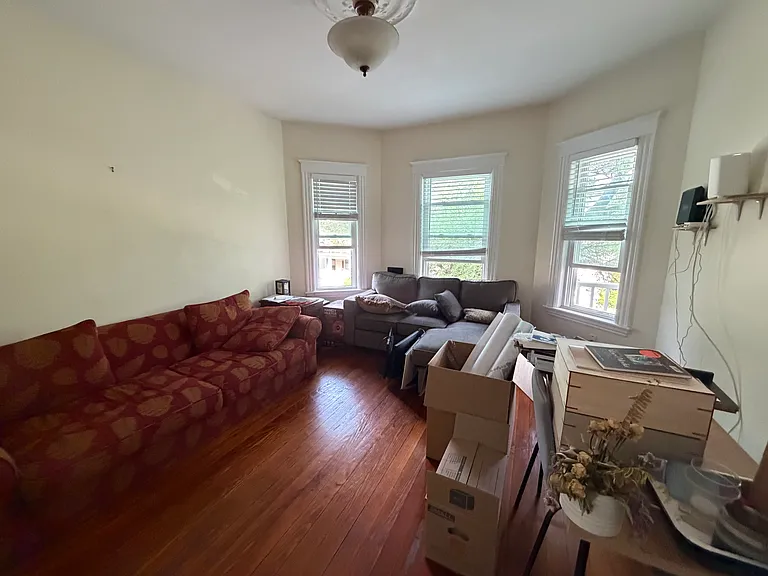 Willow Ave — Photo 11