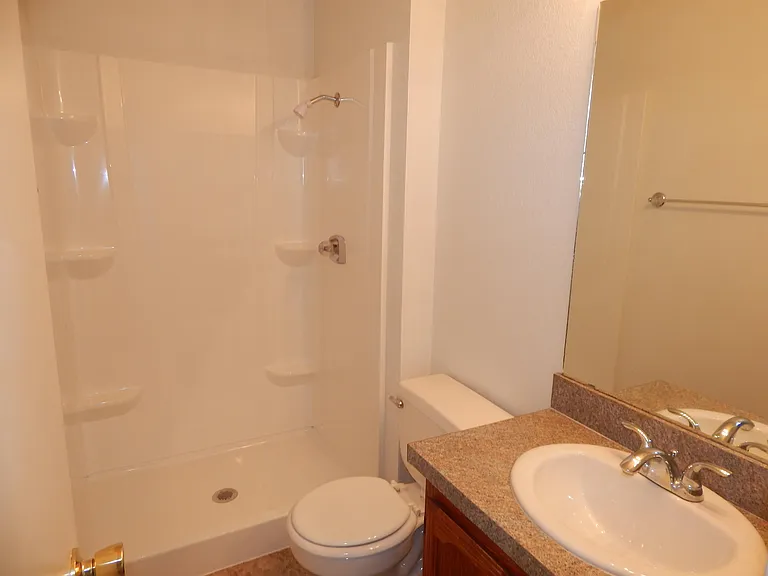 1613 Bobby Lee Killeen TX 76549

Master Bath
