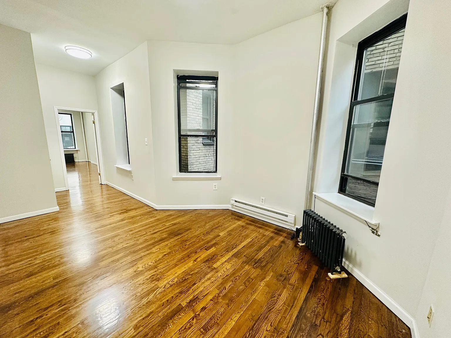 228 West 24th Street — Photo 4