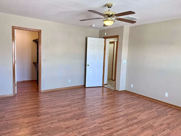 1121 S Richfield St — Photo 14