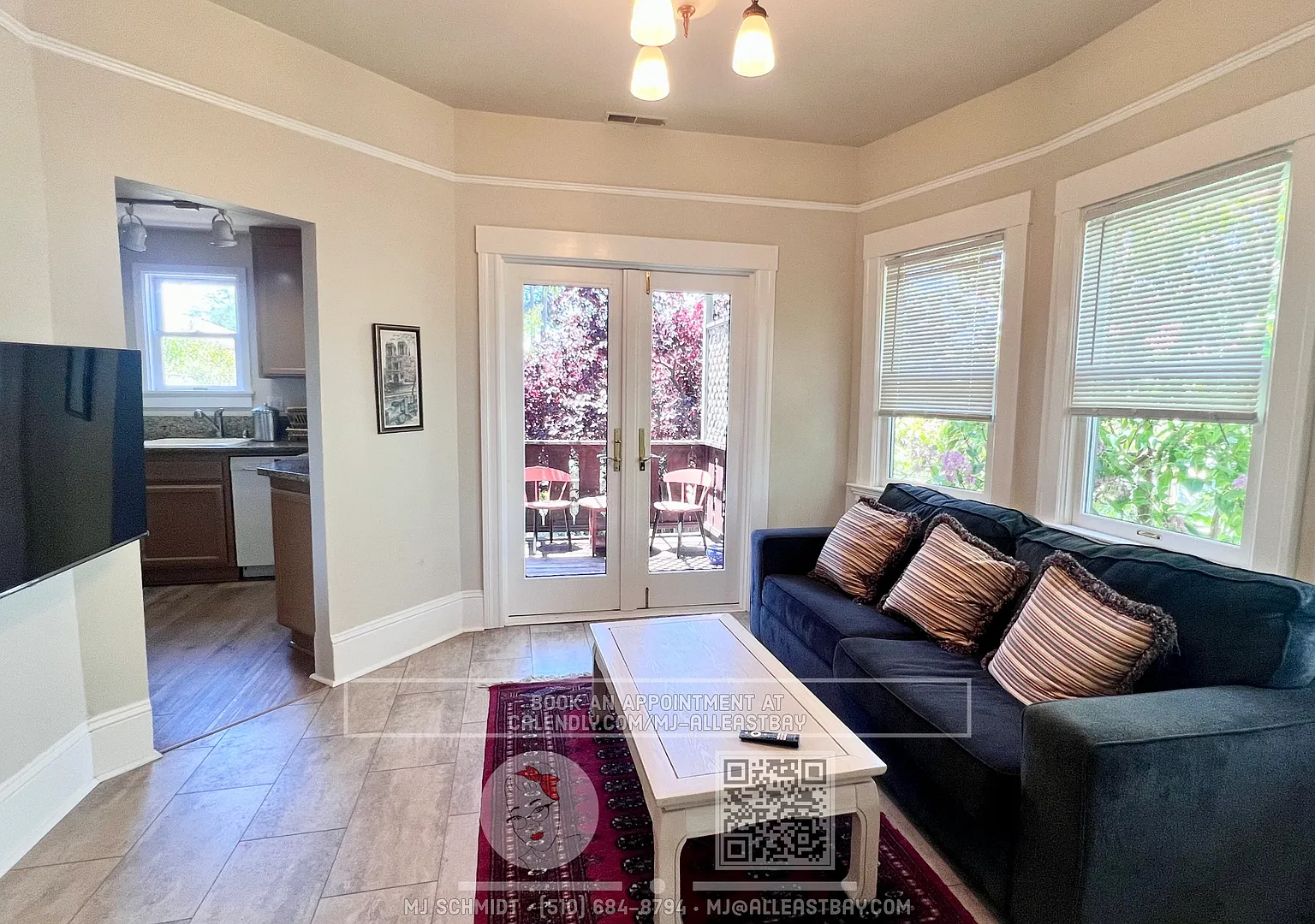 Large top floor 3 bedroom fully furnished walking distance to UC Berkeley Campus! — Photo 2