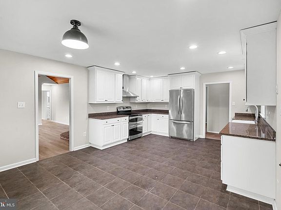 3rd image of 43118 Evans Pond Rd