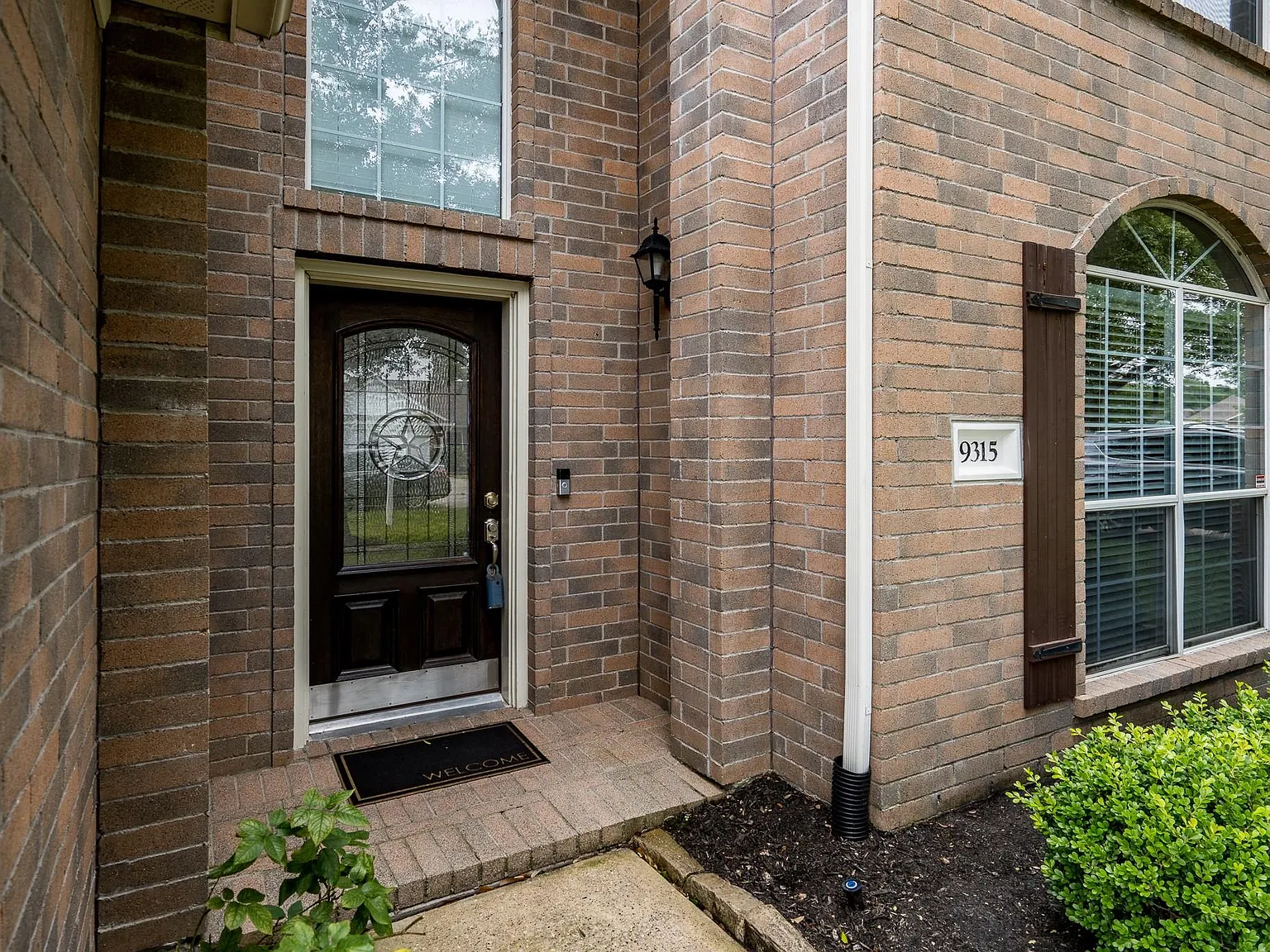 4 bed, 2.5 bath, 2267 sqft, $2,300 — Photo 4