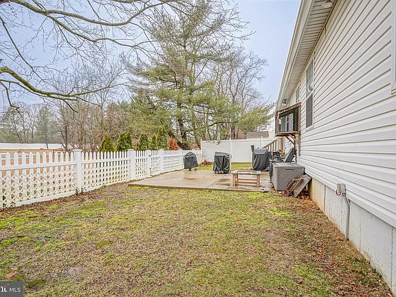 4th image of 112 Glasswycke Dr