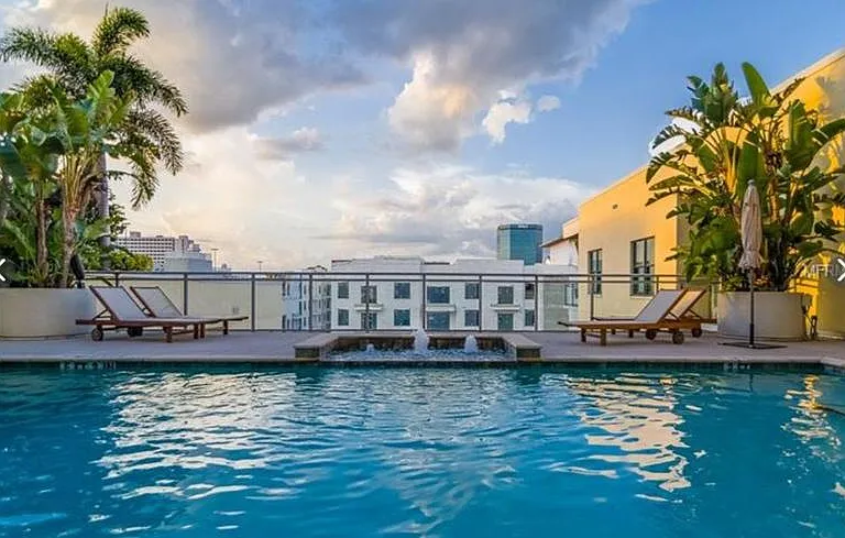 Relaxing and quiet saltwater pool