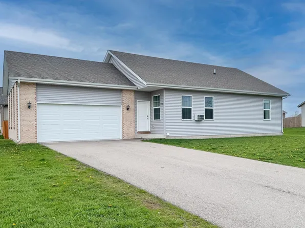 2986 Meadowlark Ln, Machesney Park, IL 61115