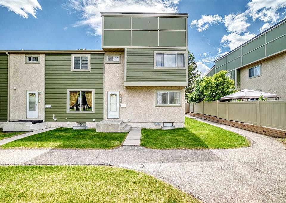 1st image of 406 N Blackthorn Rd NE #222