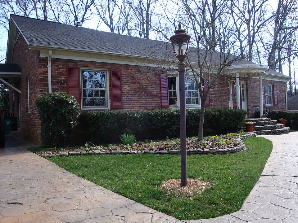 2nd image of 328 Scofield Rd