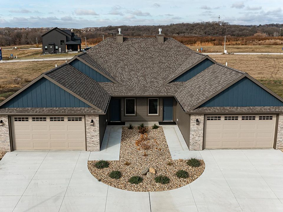 1st image of 885 Picadilly Ln NW